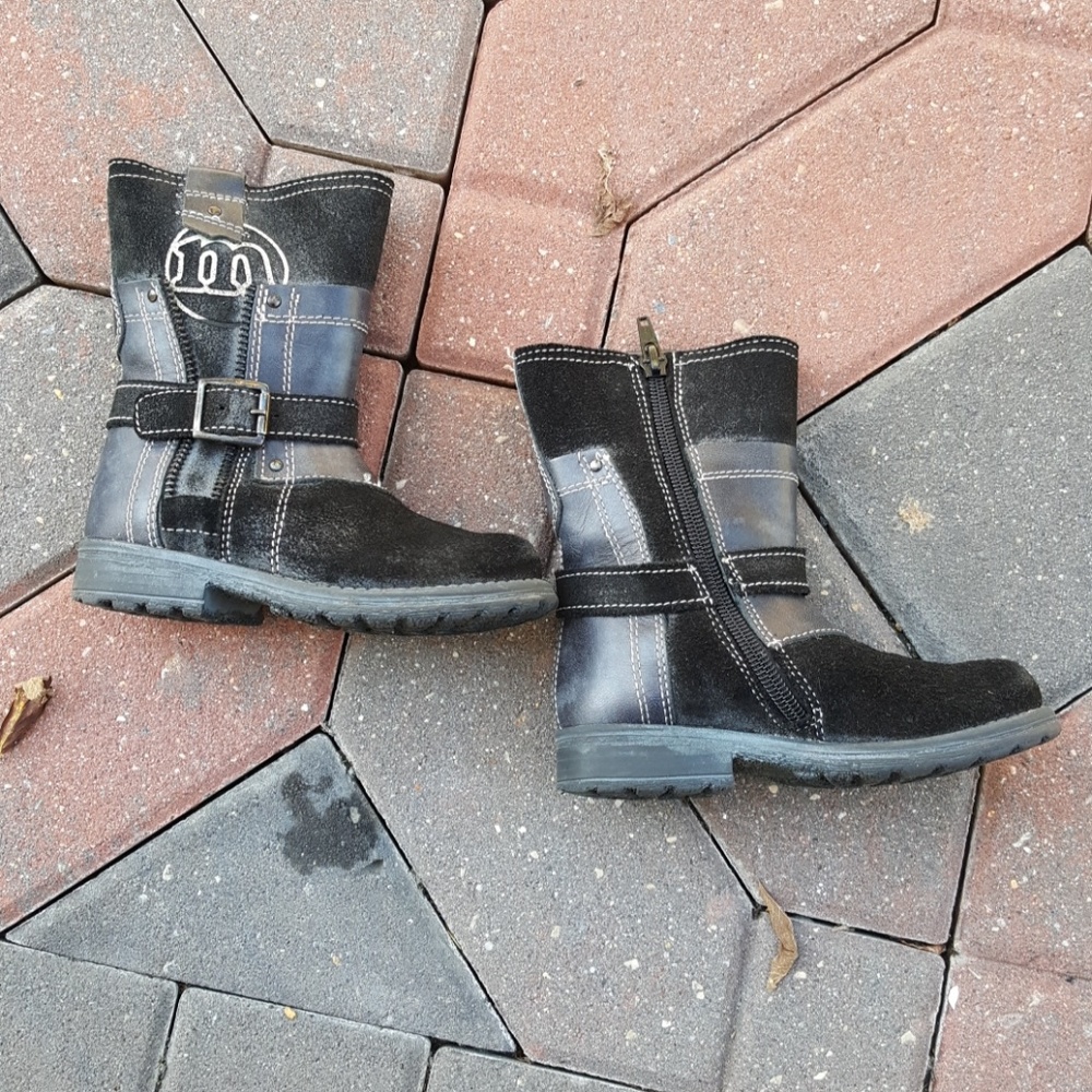 Kids boots